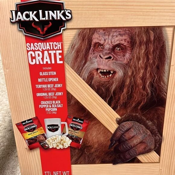 JACK LINKS SASQUATCH NEW GLASS STEIN AND BOTTLE OPENER - Picture 5 of 5